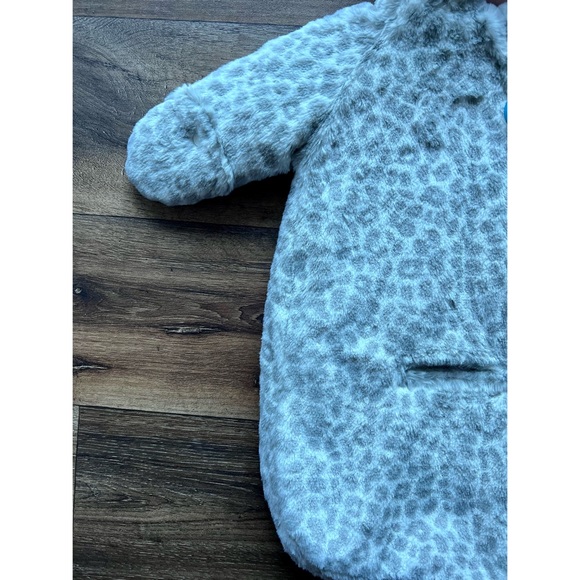 Carter’s Faux Fur Cheetah Pram Bag NWT - Picture 6 of 8